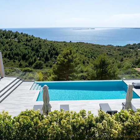 Narcissos Villa *